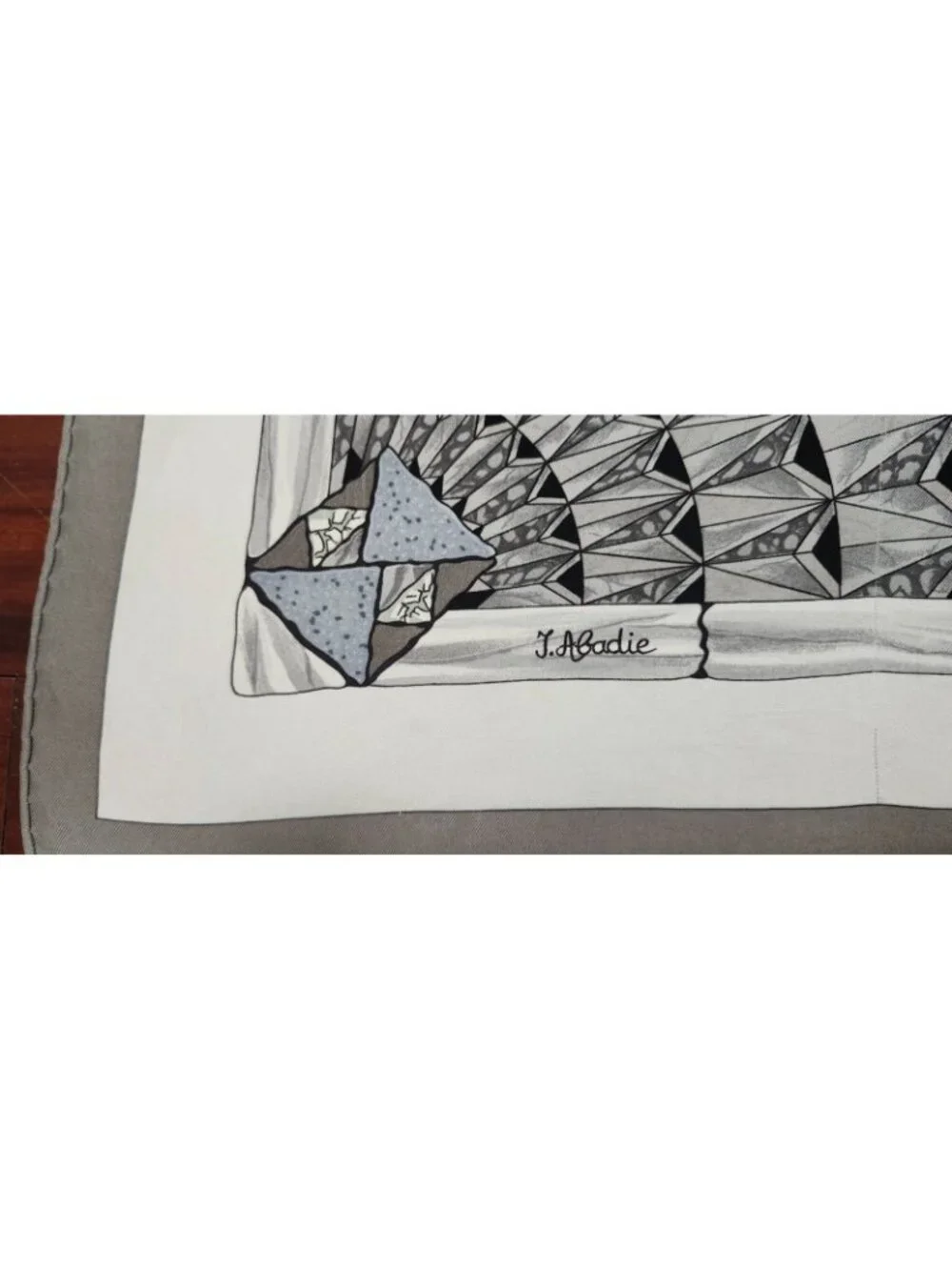 Hermès Trophées de Venise Julia Abadie 100% Silk 90 Scarf Gray Made France